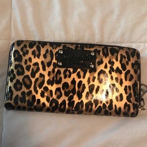 Kate Spade New York zip around wallet